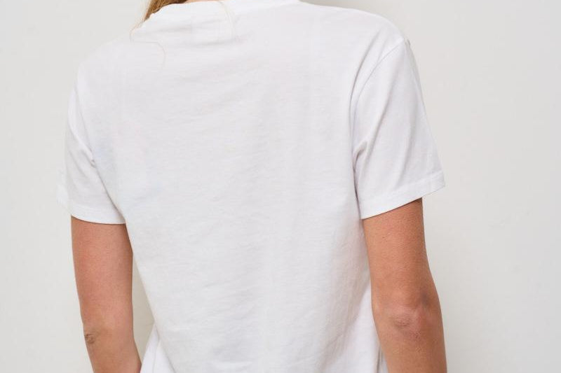 T-shirt donna girocollo bianca EMILIE 06663H MC2 SAINT BARTH 