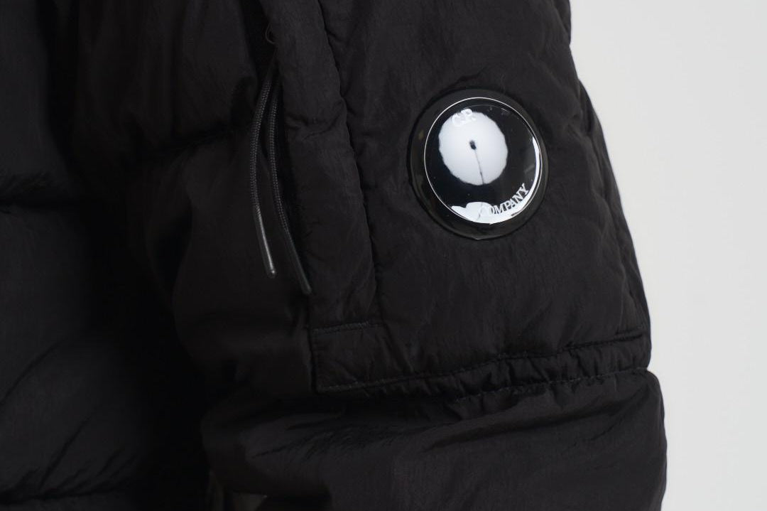 Piumino uomo trapuntato nero 19CMOW012A 005904G999 C.P. COMPANY 