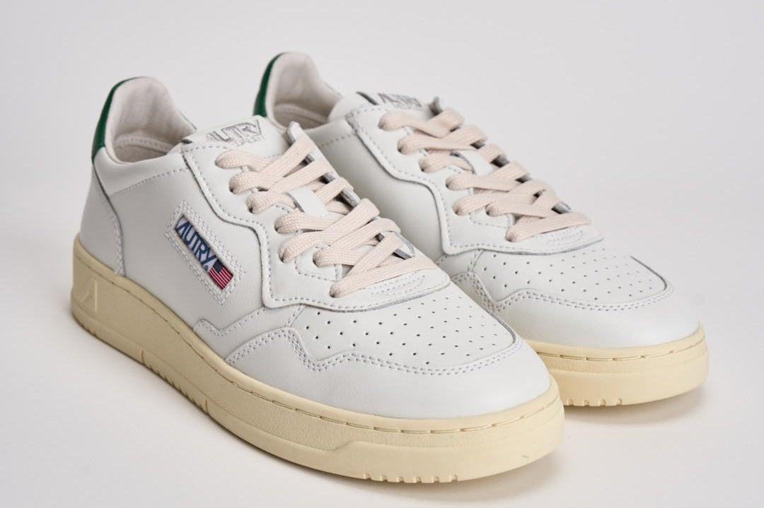 Sneakers uomo Medalist Low bianca e verde AULM LL20 AUTRY 