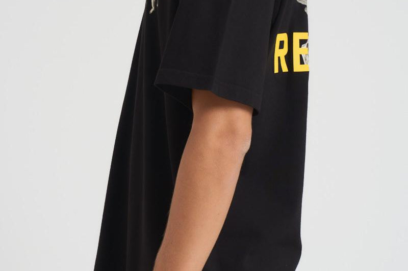 T-shirt uomo nera con stampe MLM100369 JETBLACK REPRESENT 