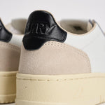 Sneakers donna medalist low in suede e nera AULW LS21 AUTRY 