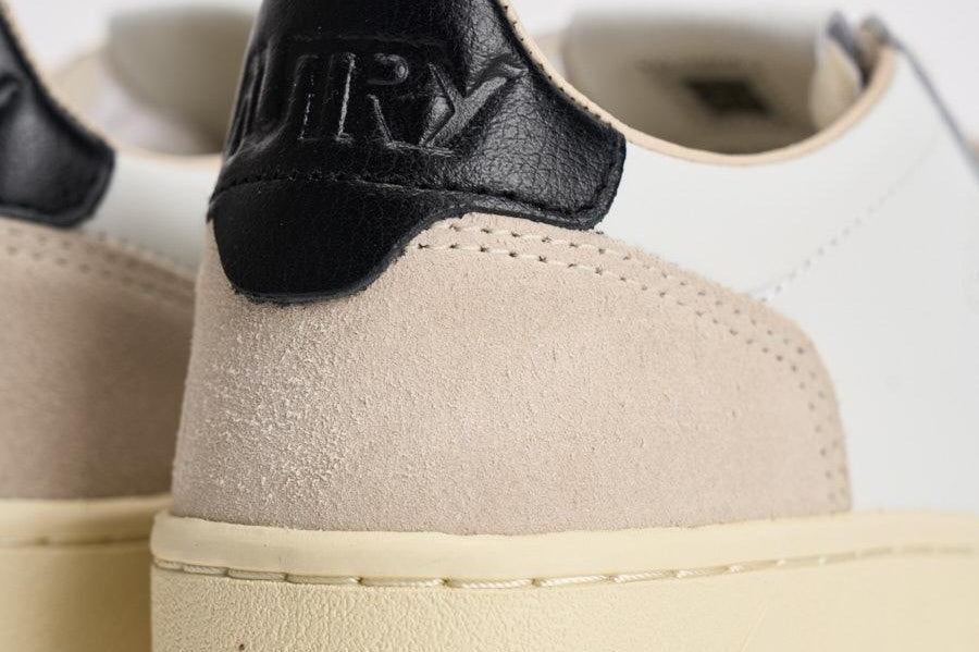 Sneakers donna medalist low in suede e nera AULW LS21 AUTRY 