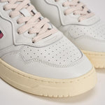 Sneakers uomo Medalist low bianca e arancione AULM LL26 AUTRY 