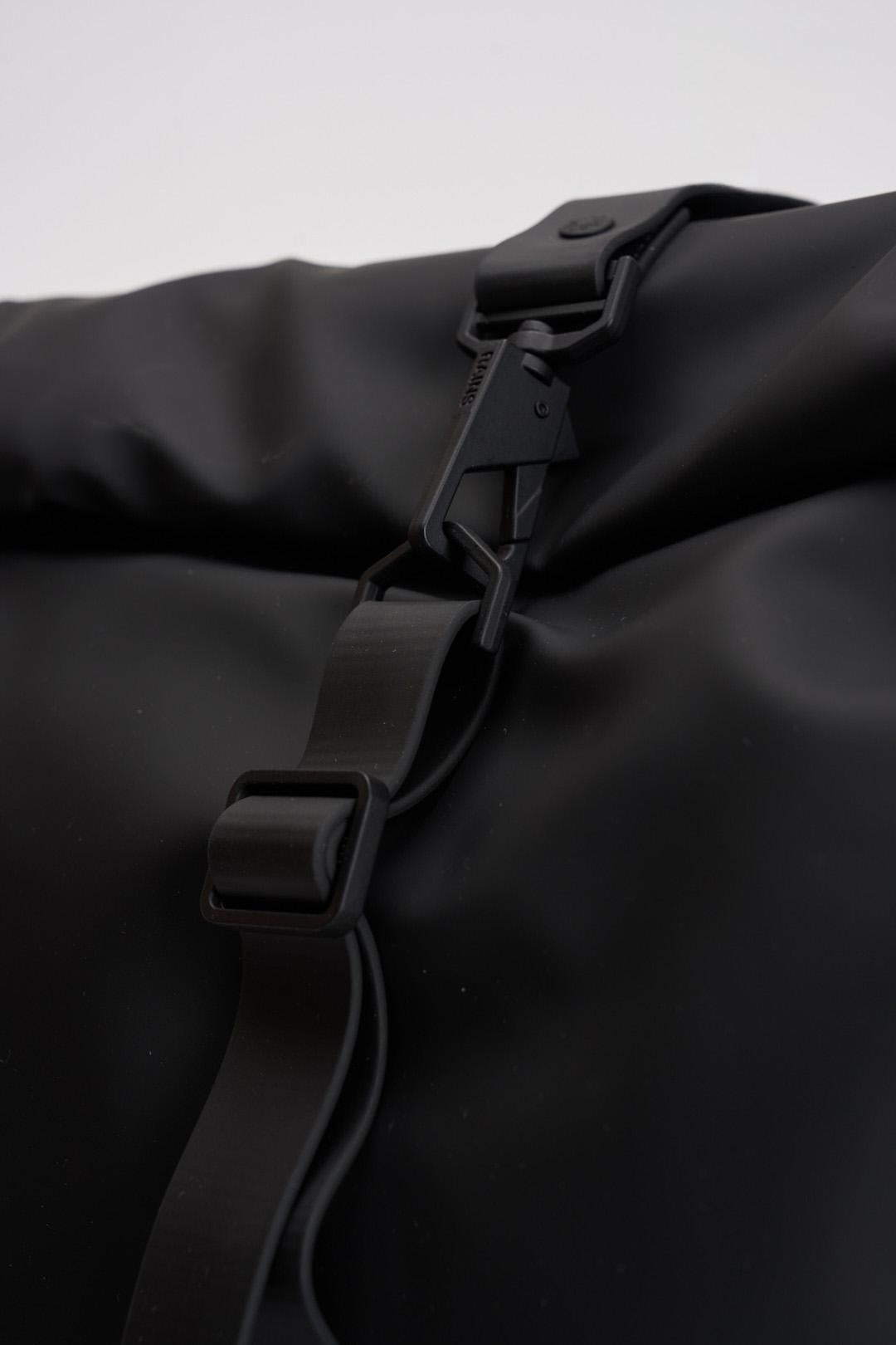 Zaino uomo impermeabile nero 13320 01 RAINS 