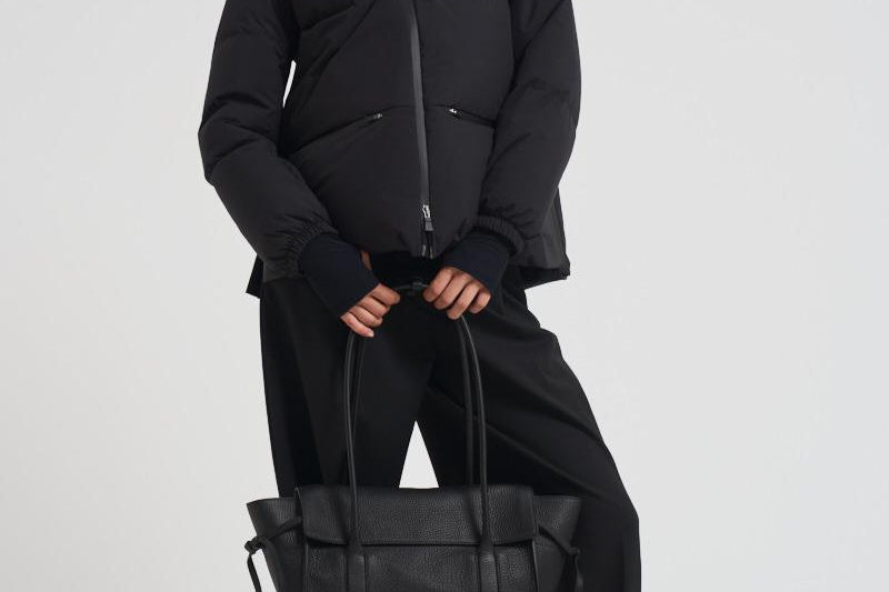 Piumino donna Laminar corto nero PI002045D 9300 HERNO 