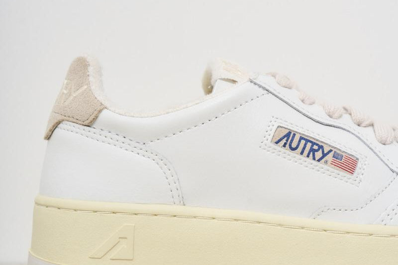Sneakers donna Medalist bianca e beige AULW VS05 AUTRY 