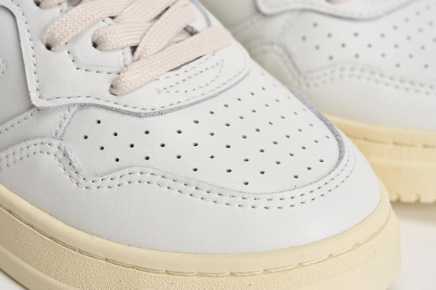 Sneakers Medalist Low donna bianche e animalier AULW HJ02 AUTRY 