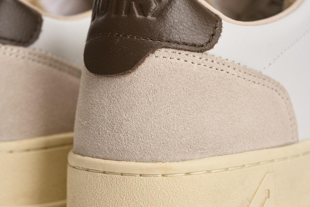 Sneakers uomo Medalist low in suede beige e marrone AULM LS15 AUTRY 