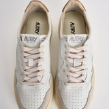 Sneakers uomo Medalist Low in suede beige e caramello AULM LS16 AUTRY 