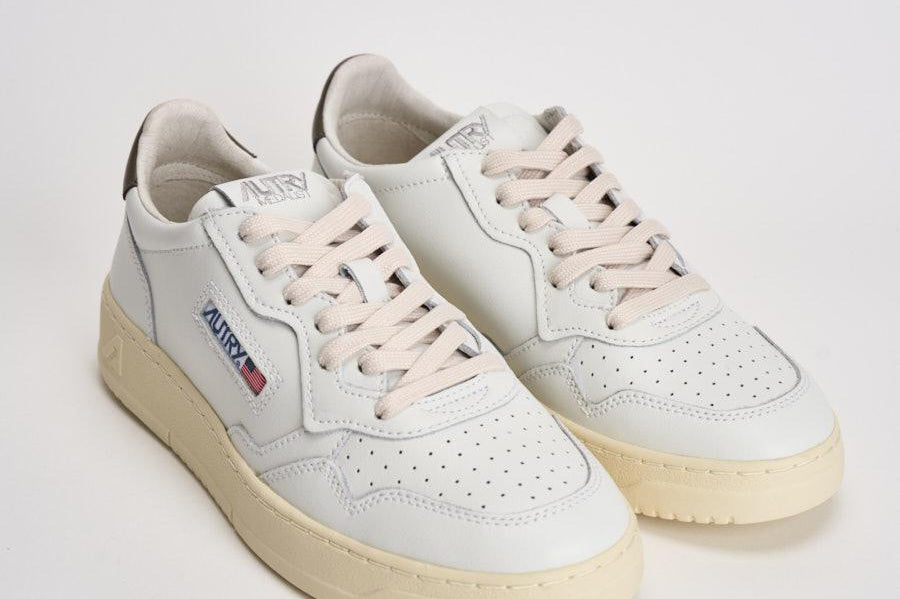 Sneakers uomo Medalist low bianca e marrone AULM LL28 AUTRY 