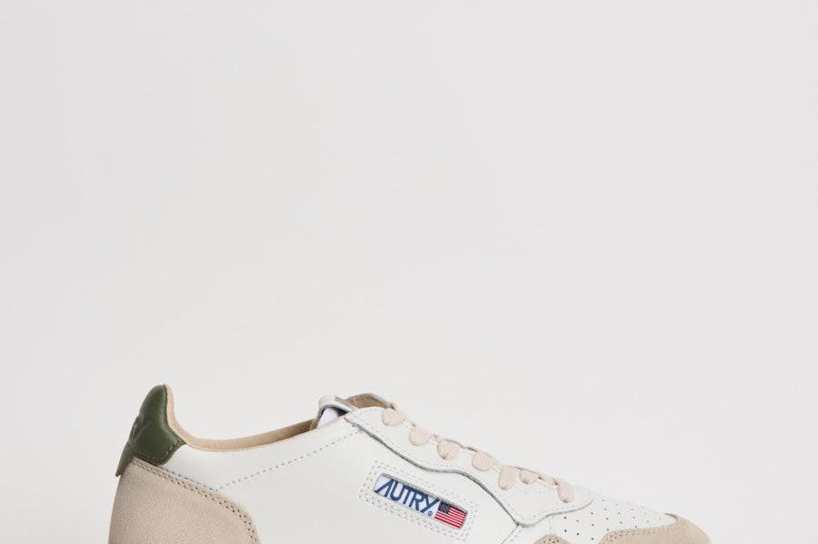 Sneakers uomo Medalist low in suede beige e verde AULM LS17 AUTRY 