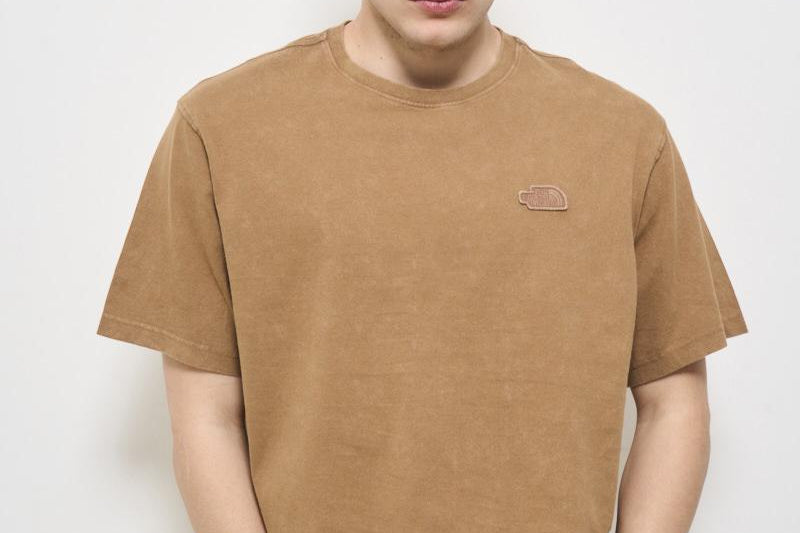 T-shirt uomo girocollo cammello NF0A8BVY 6IH1 THE NORTH FACE 