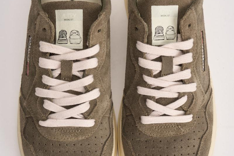 Sneakers uomo Medalist low suede verde militare AULM UH04 AUTRY 