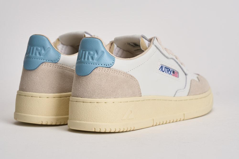 Sneakers donna Medalist Low celeste AULW LS12 AUTRY 