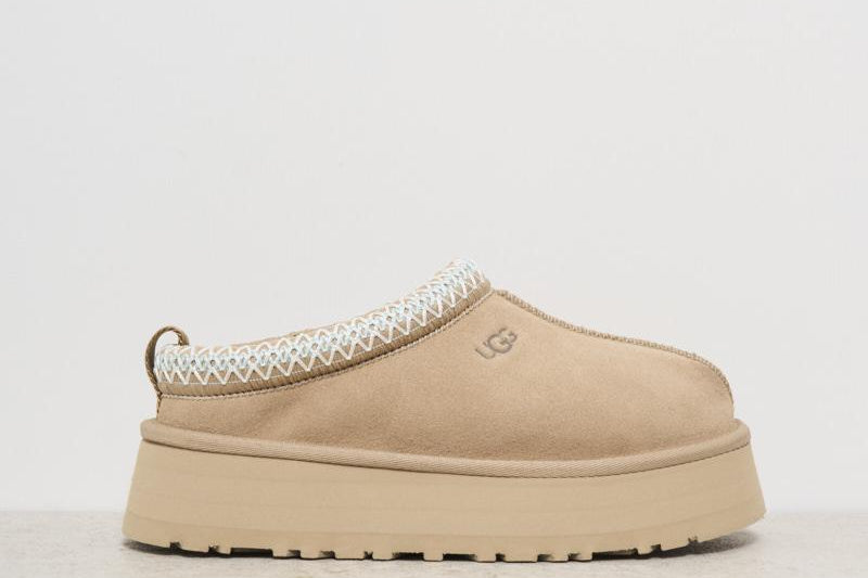 UGG 1122553SAND