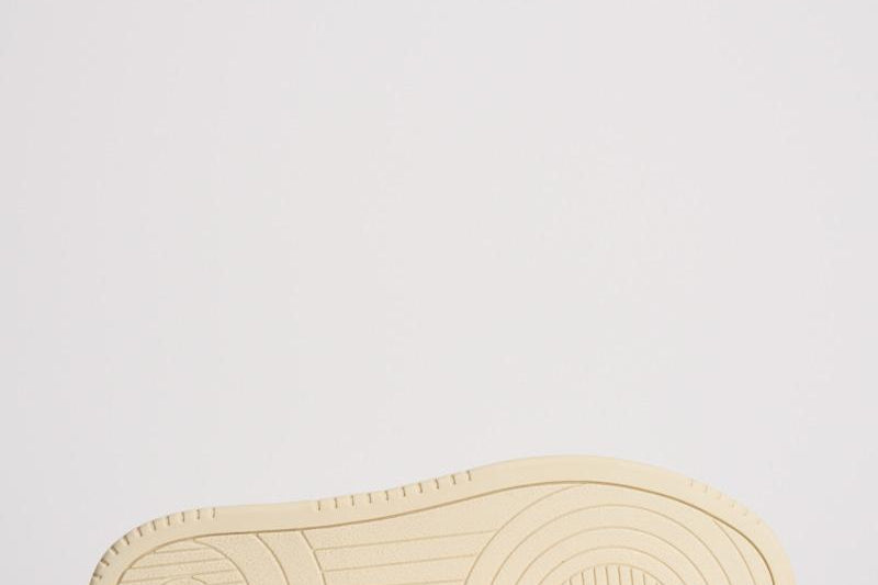 Sneakers uomo Medalist low suede marrone AULM UH08 AUTRY 