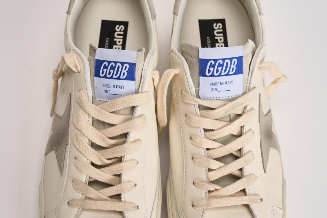 Sneakers uomo Super star bianca e grigia GMF00102 F00535911166 GOLDEN GOOSE 