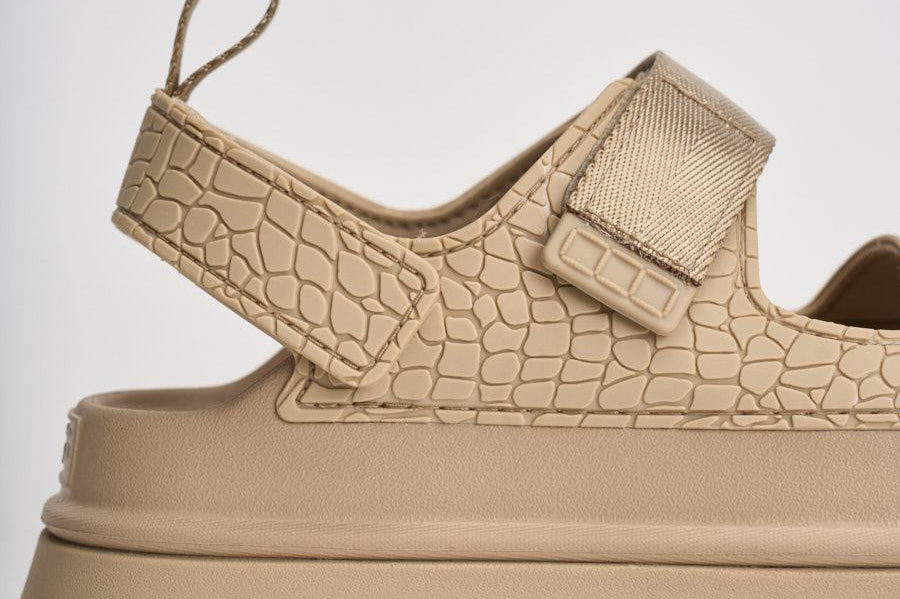 Sandalo donna GoldenGlow Embossed beige 1175311 MDSD UGG 