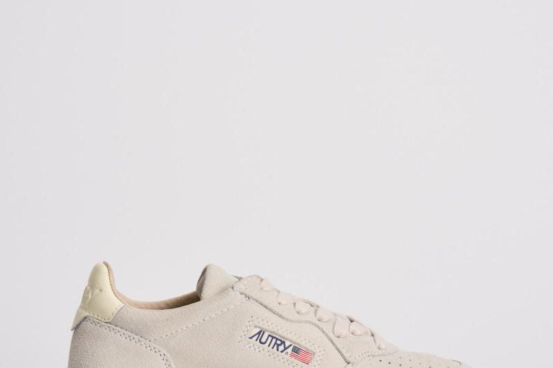 Sneakers donna Medalist low in suede grigio AULW UH01 AUTRY 