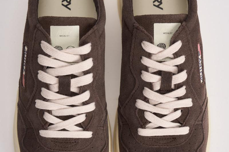Sneakers uomo Medalist low suede marrone AULM UH08 AUTRY 