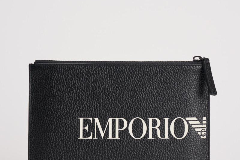 Pochette uomo in pelle nera con logo bianco EM003590 AF19355UC001 EMPORIO ARMANI 