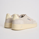 Sneakers donna Medalist low in suede beige AULW UH01 AUTRY 