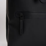 Zaino nero impermeabile uomo 13320 01 RAINS 