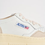 Sneakers donna Medalist Low in suede bianca e panna AULW LS33 AUTRY 