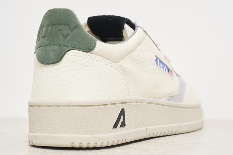 Sneakers uomo Medalist bianche e verdi AULM NE05 AUTRY 