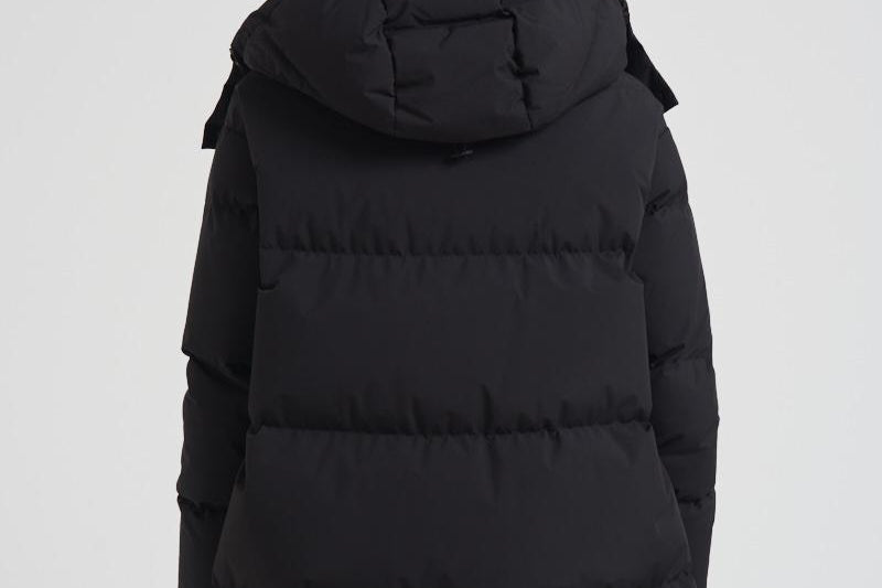 Piumino donna Laminar lungo nero PI002047D 9300 HERNO 