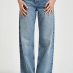 Jeans donna gamba dritta in denim chiaro A317 1885CONCLUSION AGOLDE 