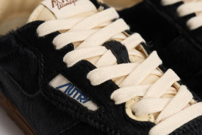 Sneakers donna Windspin in suede nera WSLW YN01 AUTRY 