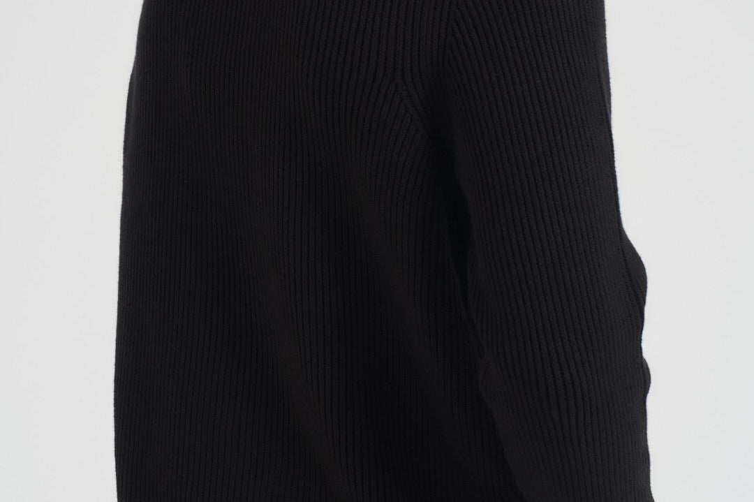 Maglione uomo girocollo a coste lunghe nero MKN015A 00668A999 CP COMPANY 