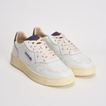 Sneakers uomo Medalist Low bianca e marrone AULM HJ03 AUTRY 