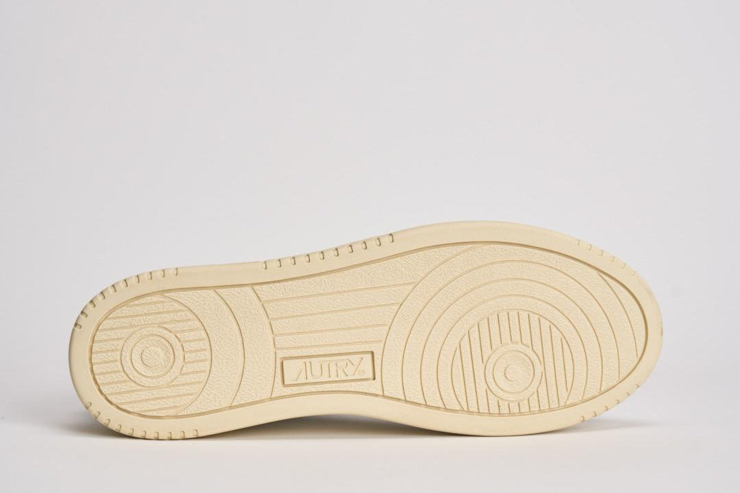 Sneakers Medalist low uomo nera e bianca AULM LL22 AUTRY 