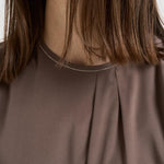 Top donna smanicato plissettato marrone A08634 07325151 PESERICO 
