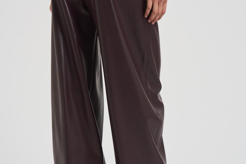 Pantalone in eco pelle donna T180471E CABERNET THE ANDAMANE 