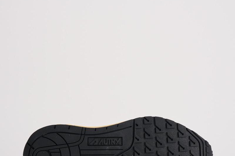 Sneakers uomo Reelwind Low in suede grigio topo WWLM UT20 AUTRY 