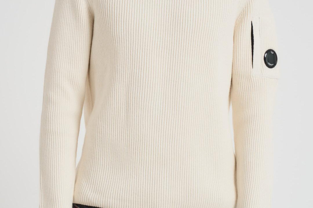Maglione uomo girocollo a coste lunghe bianco MKN015A 00668A103 CP COMPANY 