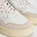 Sneakers uomo Medalist Low in suede beige e caramello AULM LS16 AUTRY 