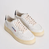 Sneakers donna Medalist bianca e nera AULW LL22 AUTRY 