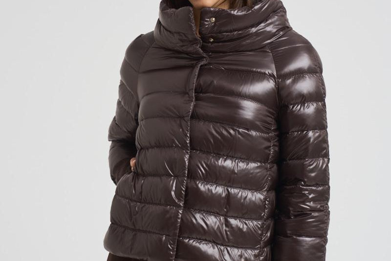 Cappa donna corta in nylon marrone scuro PI0046DIC 8800 HERNO 