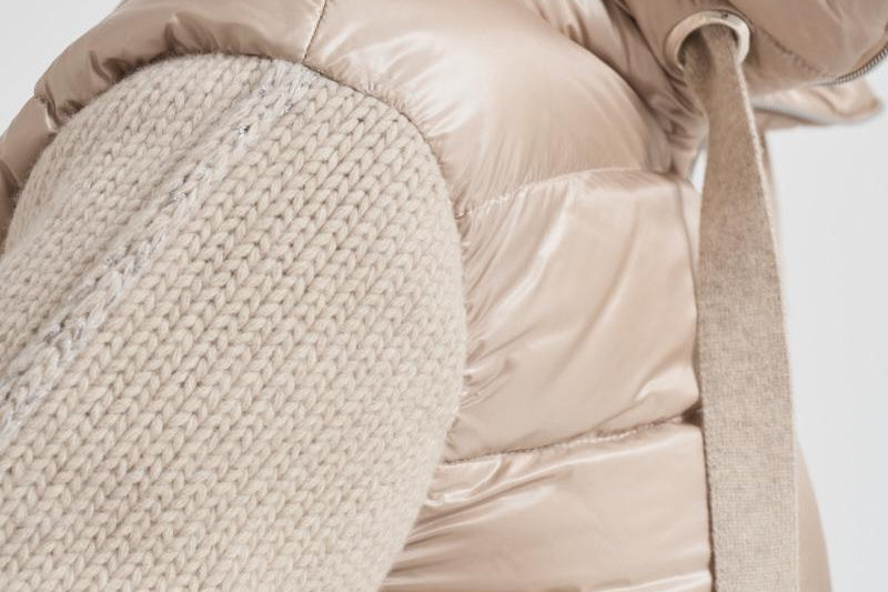 Bomber donna in nylon e maglia beige PI00138DR 1985 HERNO 