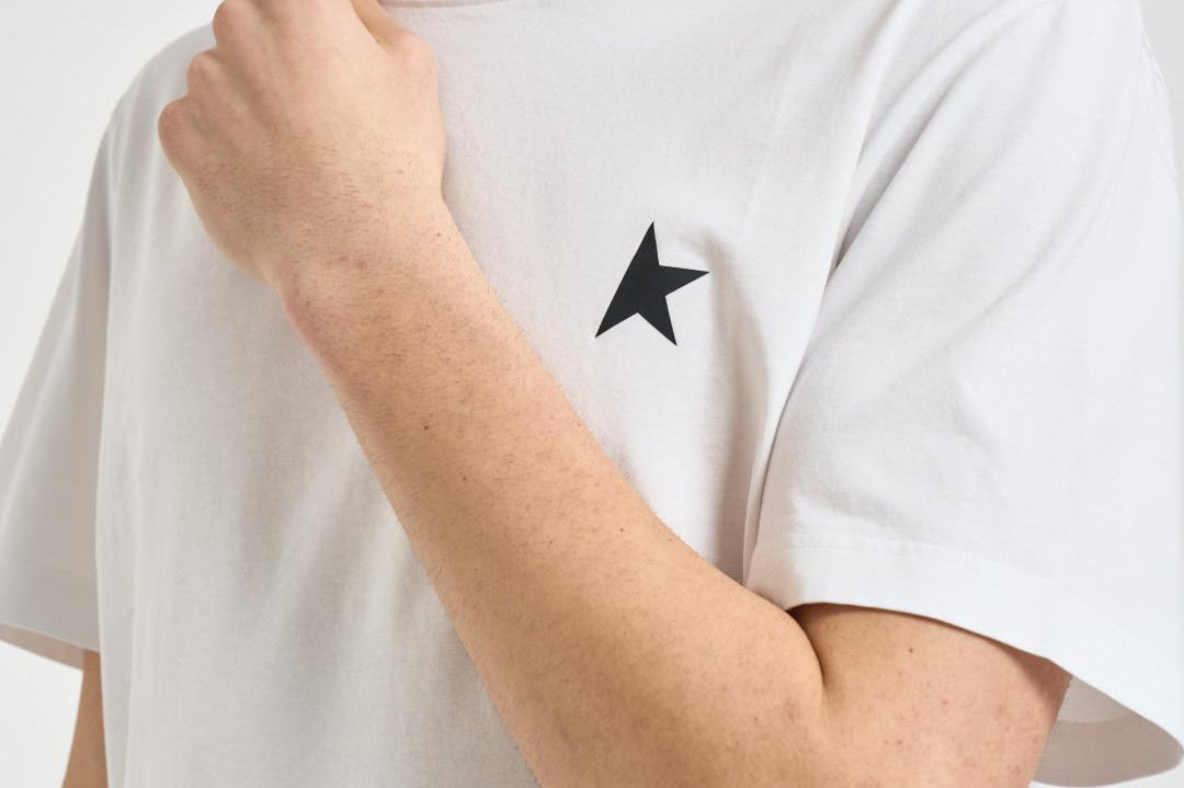 T-shirt uomo girocollo bianca con stella nera GMP01220 P00059310364 GOLDEN GOOSE 