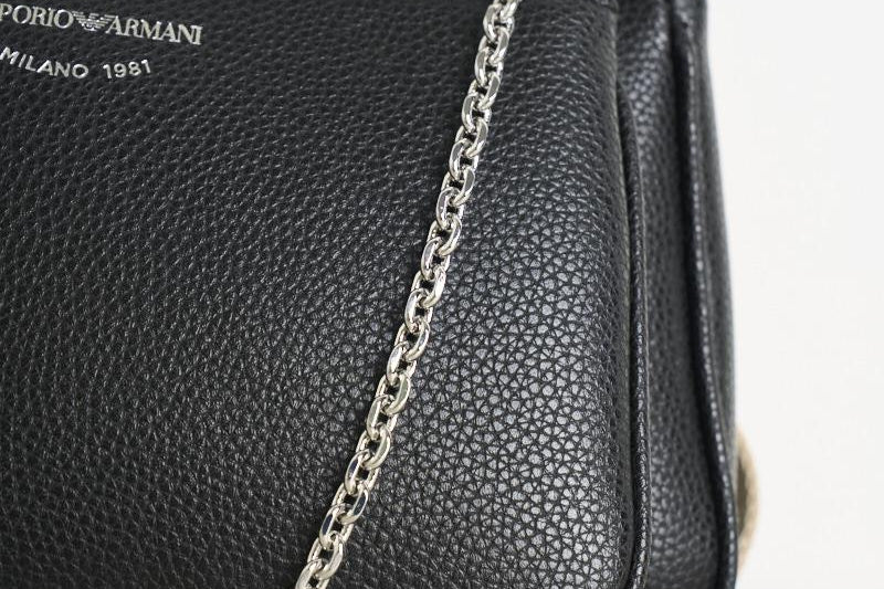 Borsa donna a tracolla nera EW000540 AF12103MC056 EMPORIO ARMANI 
