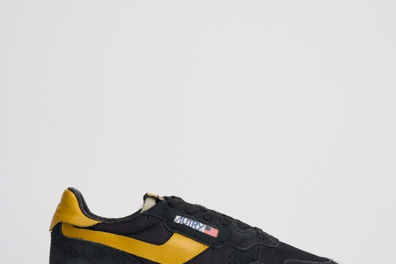 Sneakers uomo Reelwind Low in suede nero WWLM UT21 AUTRY 
