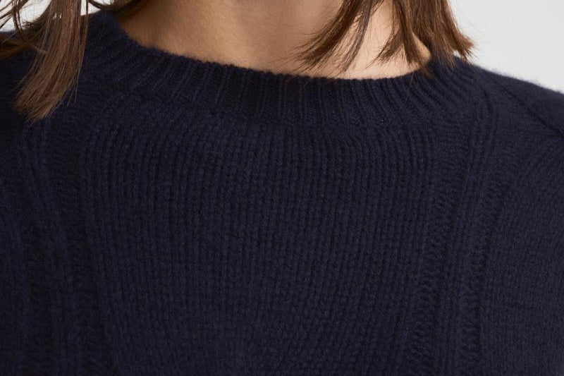 Maglione girocollo trecce donna Nils blu NILS 80MARINEFONCE KUJTEN 