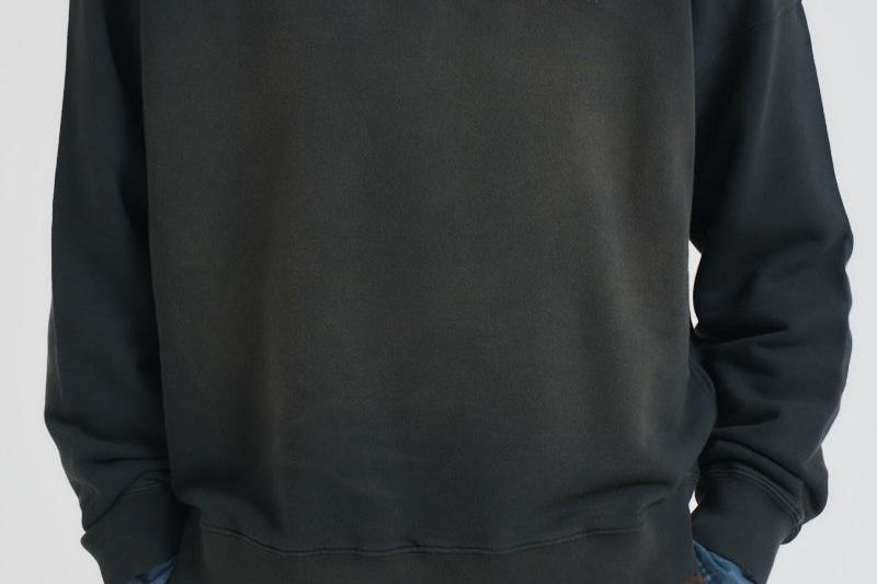 Felpa uomo effetto slavato nera GUP01938 P00214690498 GOLDEN GOOSE 
