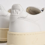 Sneakers donna medalist low in pelle bianca AULW LL15 AUTRY 
