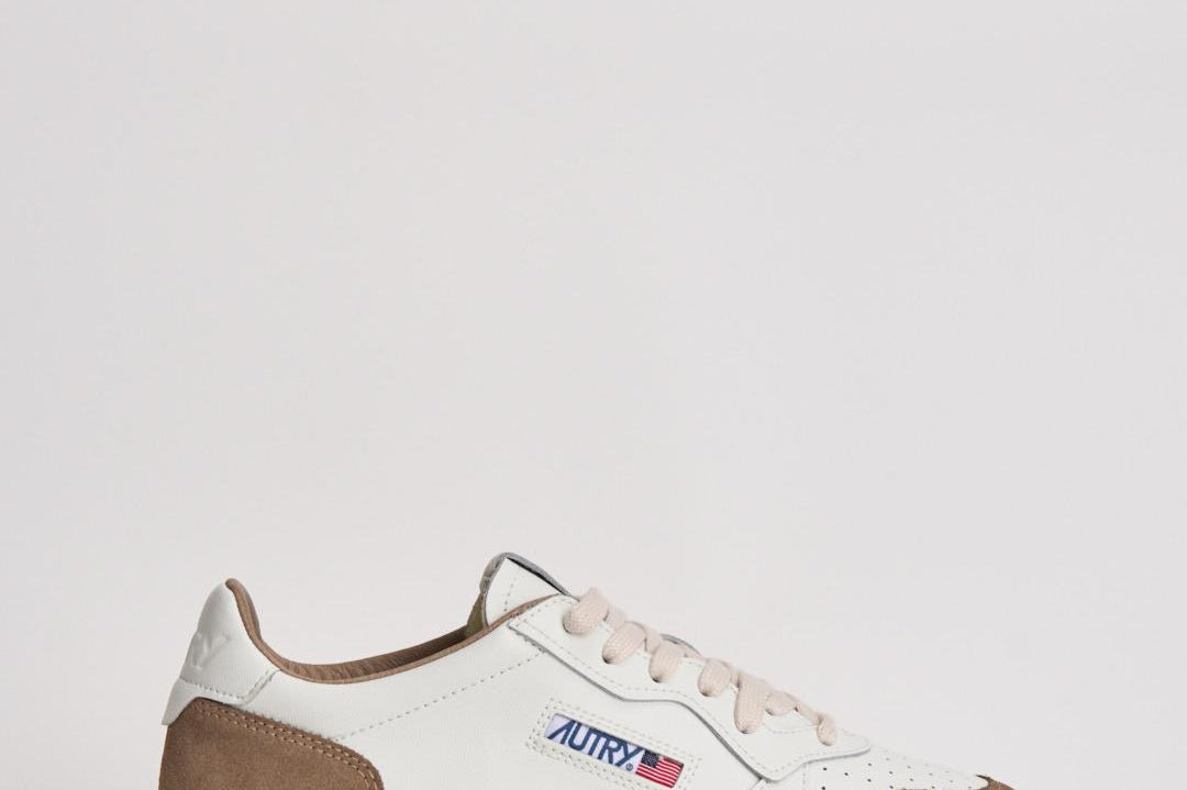 Sneakers uomo Medalist Low bianca e marrone AULM FT02 AUTRY 
